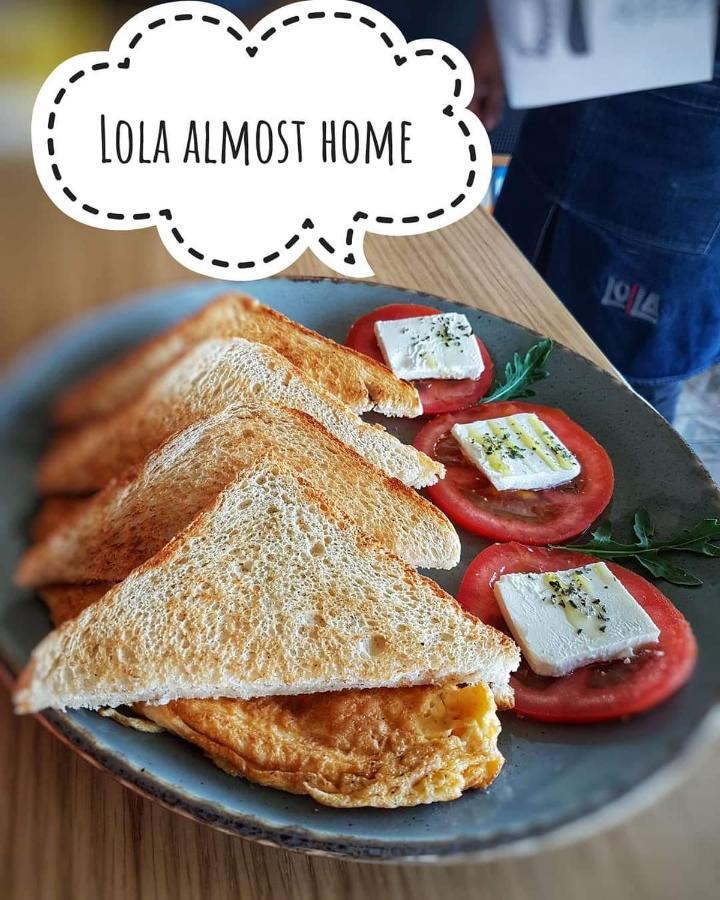 Lola Almost Home Belgrade Luaran gambar
